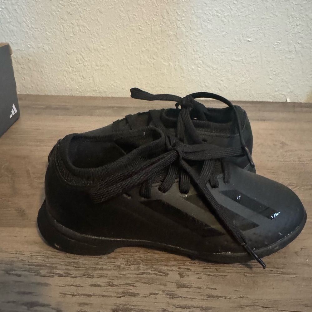 Kids adidas indoor soccer cleats